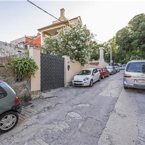 4-5 bedroom villa with Split City and Sea Views sleeps 8-10